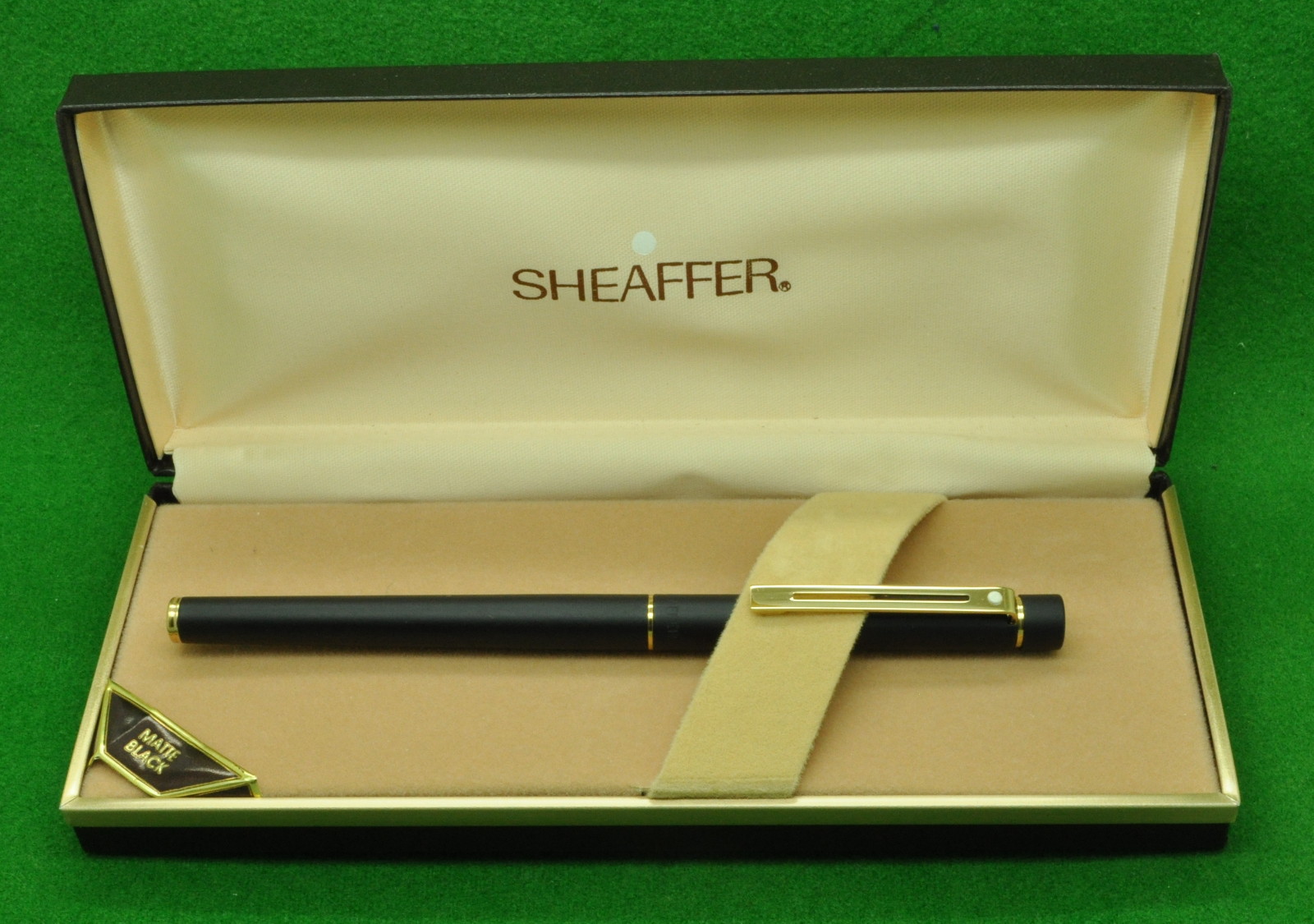 Sheaffer Targa 1020 Fountain Pen - Imperial Brass, Medium